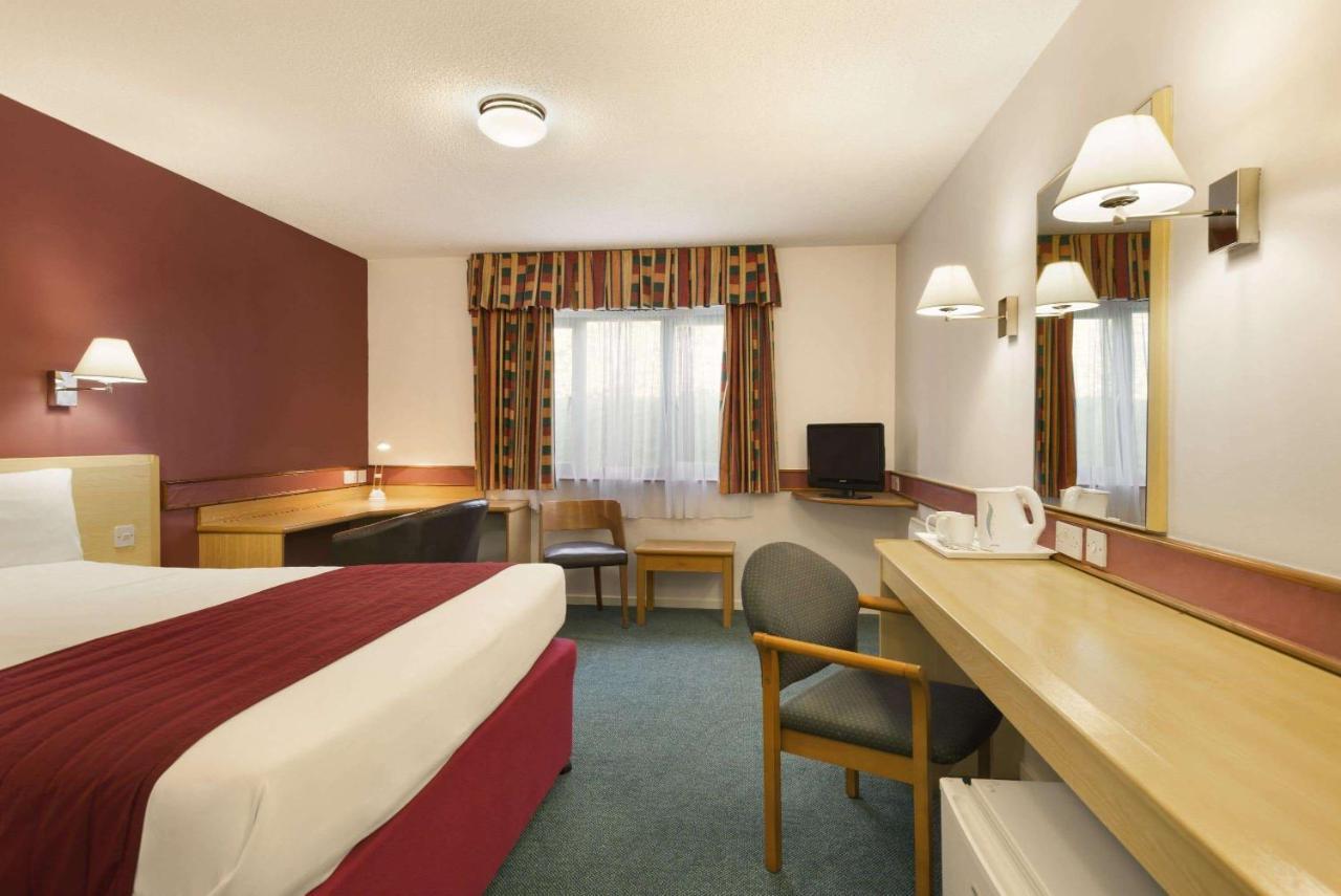 Days Inn Hotel Bradford - Leeds Brighouse Exterior photo