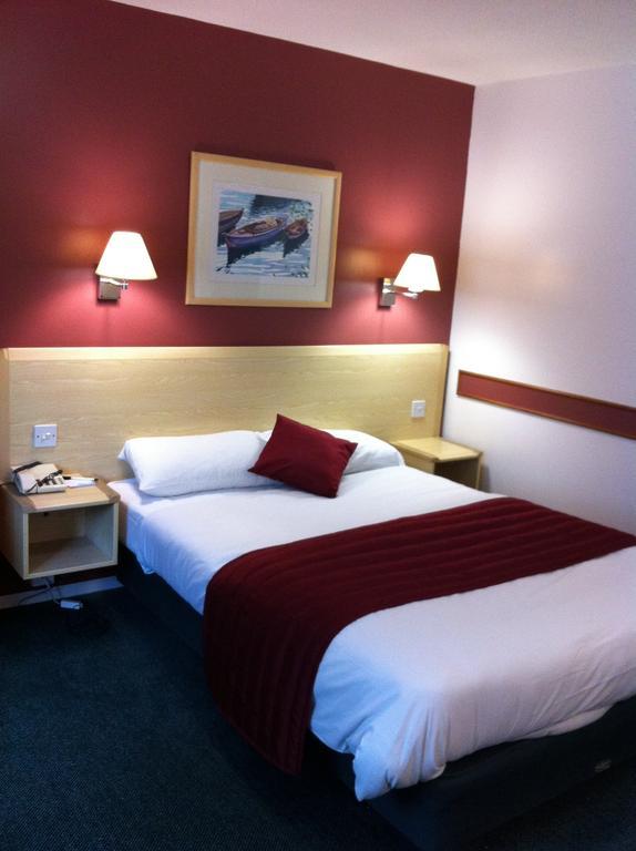 Days Inn Hotel Bradford - Leeds Brighouse Room photo